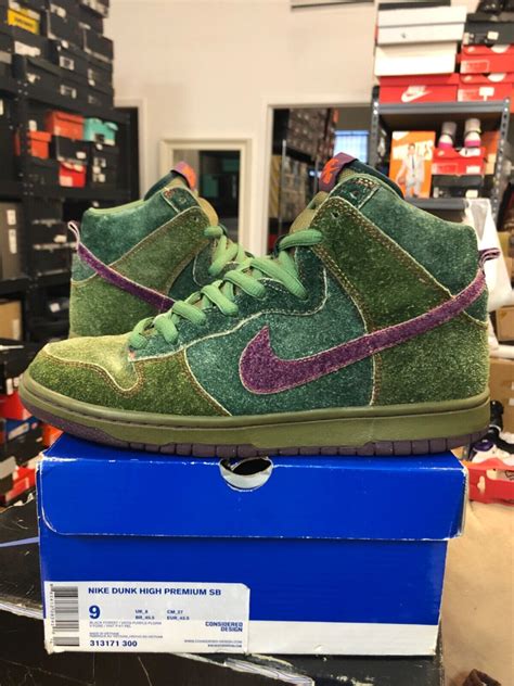 sb dunk high skunk 420 price